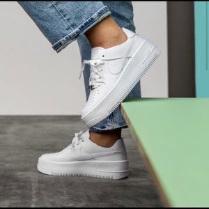 Nike Air Force 1 Sage Low Like New Condition